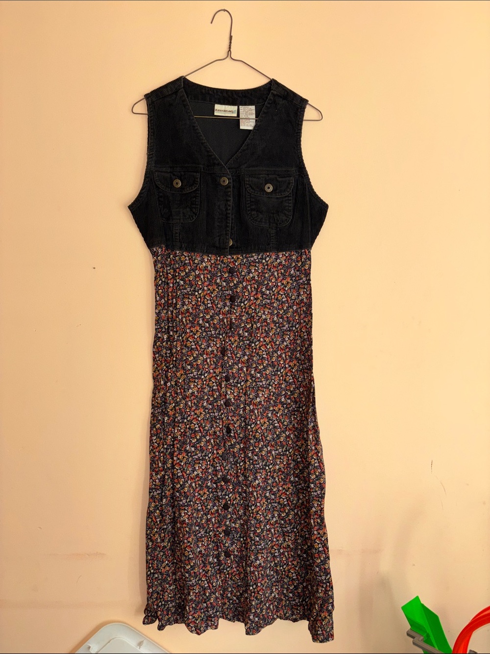 WOMENS CLOSET CLEANOUT: SIZES 10-12 10 PIECE BUNDLE blouses, skirts, dresses